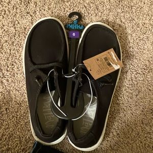 NWT Mad Love black womans size 6 slip on shoes